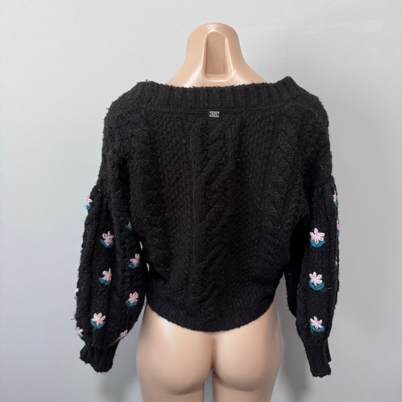 For Love & Lemons Savannah Cropped Cardigan Sweater Flowers Black Medium Puff - Picture 8 of 9